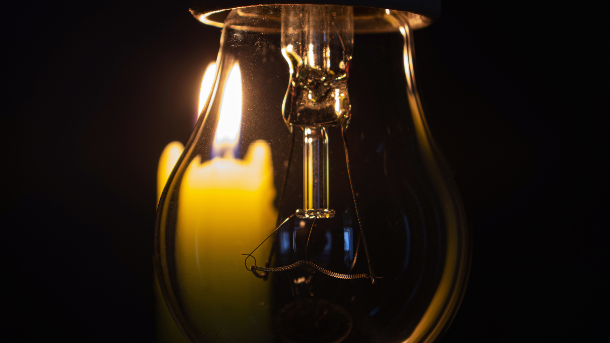 Apagones en Ecuador persisten en el territorio continental.