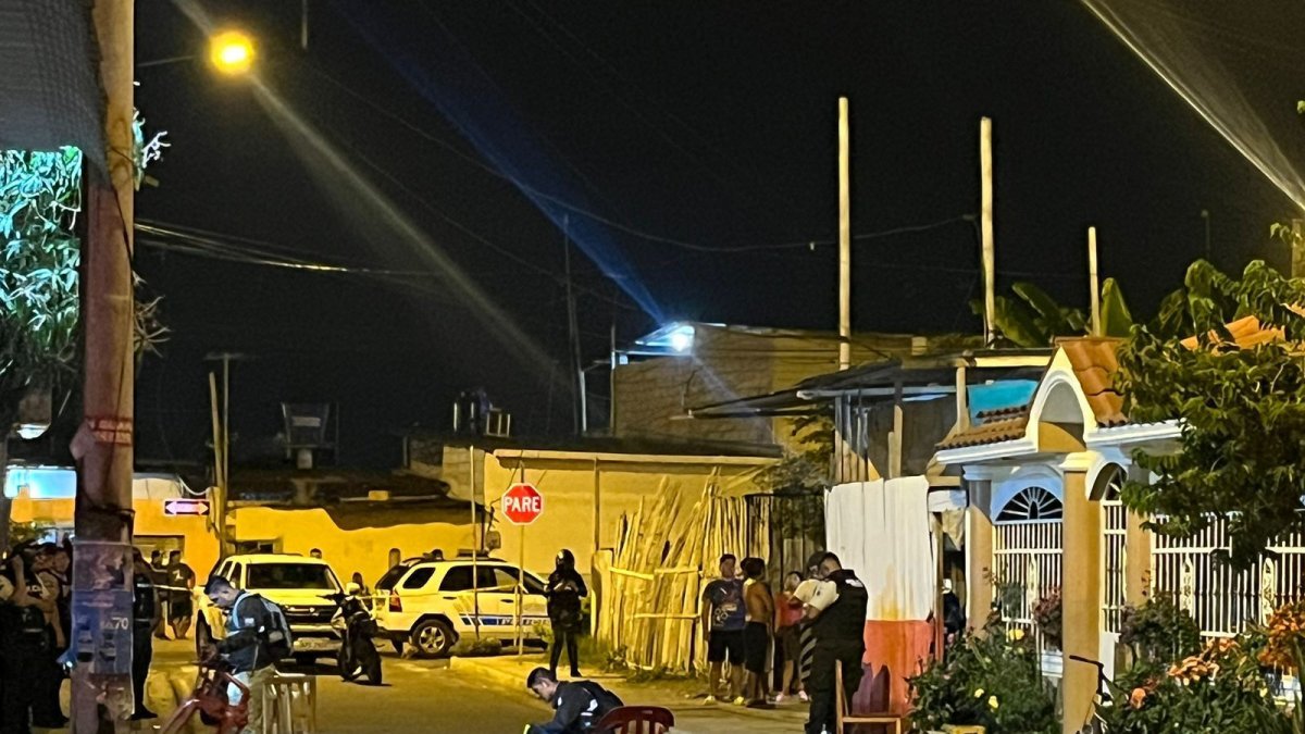 Panorama. Los Agentes de la Policía recogieron indicios en el sitio para dar con el responsable del asesinato.