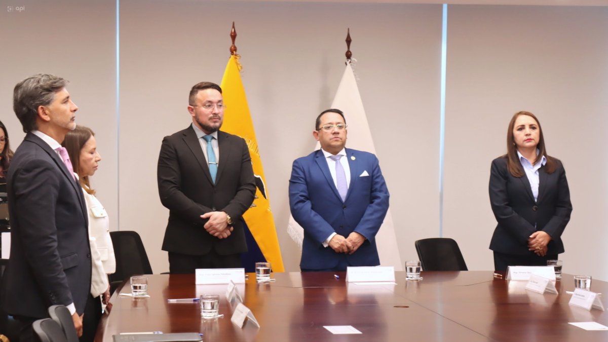 El pasdo 11 de septiembre fueron posesionados de los delegados de la Comisión Calificadora junto con el Contralor.