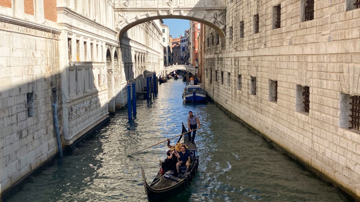 Los canales de Venecia, un sitio muy turístico a nivel internacional.