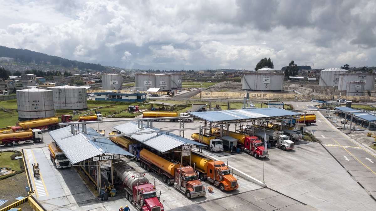 Imagen referencial de una instalación de distribución de combustible.