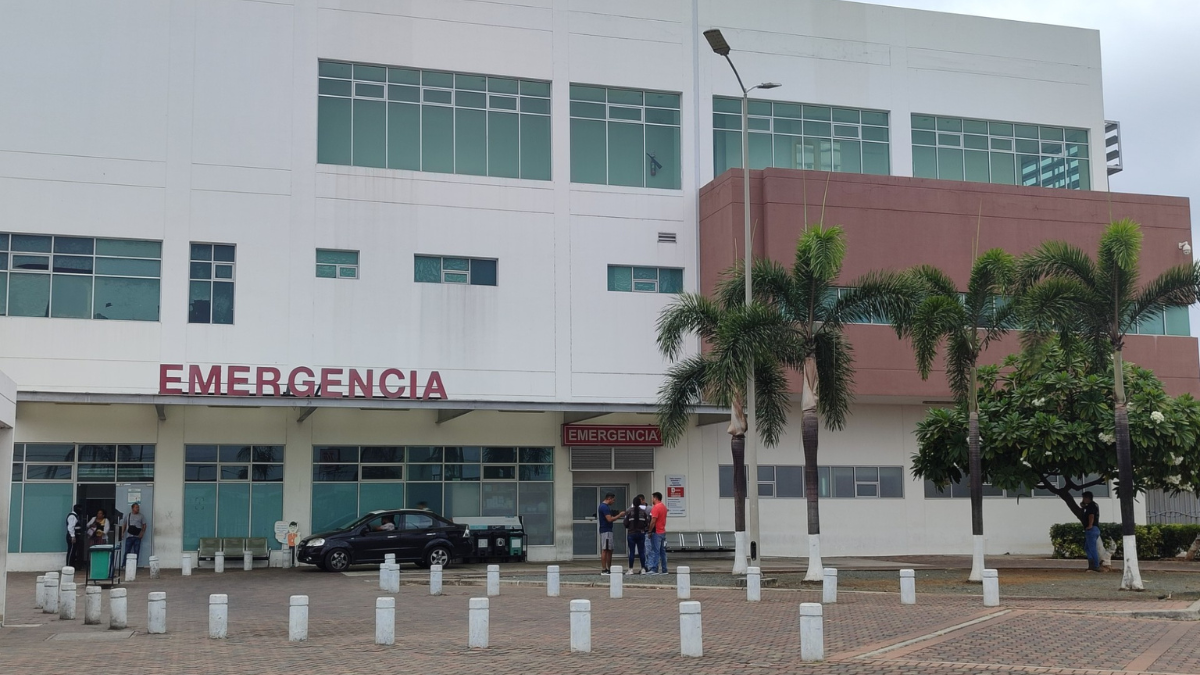 El exgerente del Hospital pide a las autoridades identificar los cuerpos que están desde 2023.