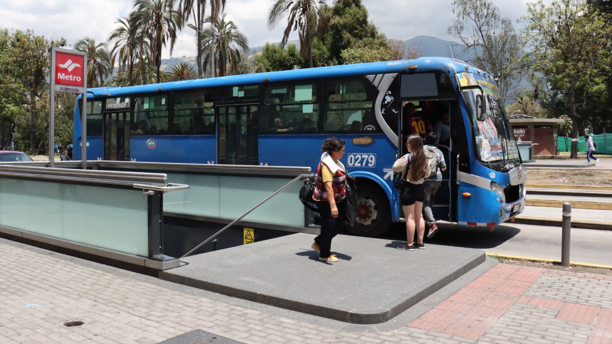 Tecnología. La Secretaría de Movilidad tenía previsto adquirir un Sistema de Ayuda a la Explotación para monitorear 24/7 el transporte público.