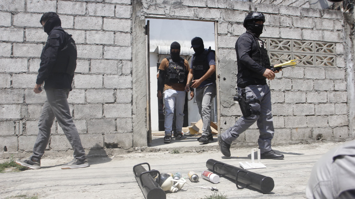 Operativo de la Policía y Fuerzas Armadas en Durán.