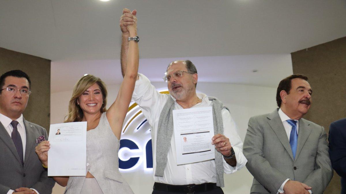 Henry Kronfle y Dallyana Passailaigue oficializaron su candidatura en el CNE  para las elecciones presidenciables 2025