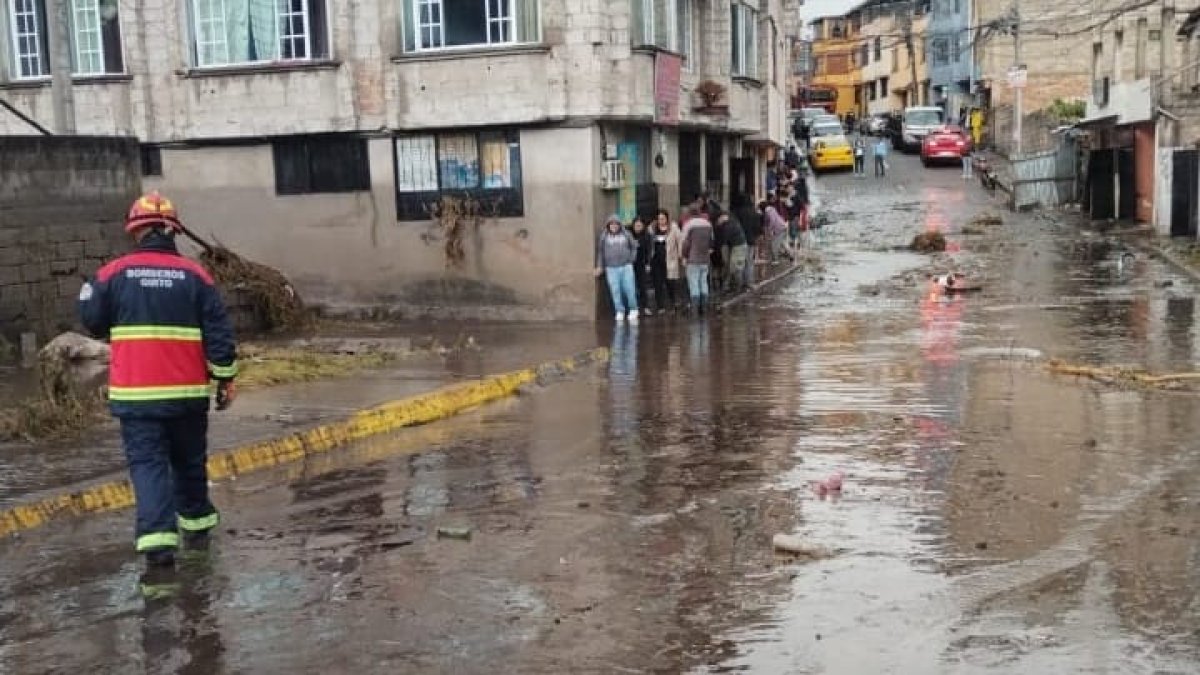 Desbordamiento de la quebrada Caupicho provoca inundaciones