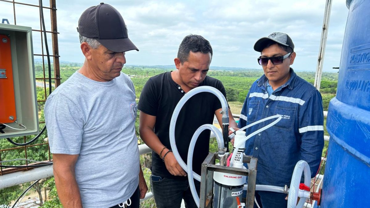 Instalación de clorinadores recintos cantón Pedro Carbo