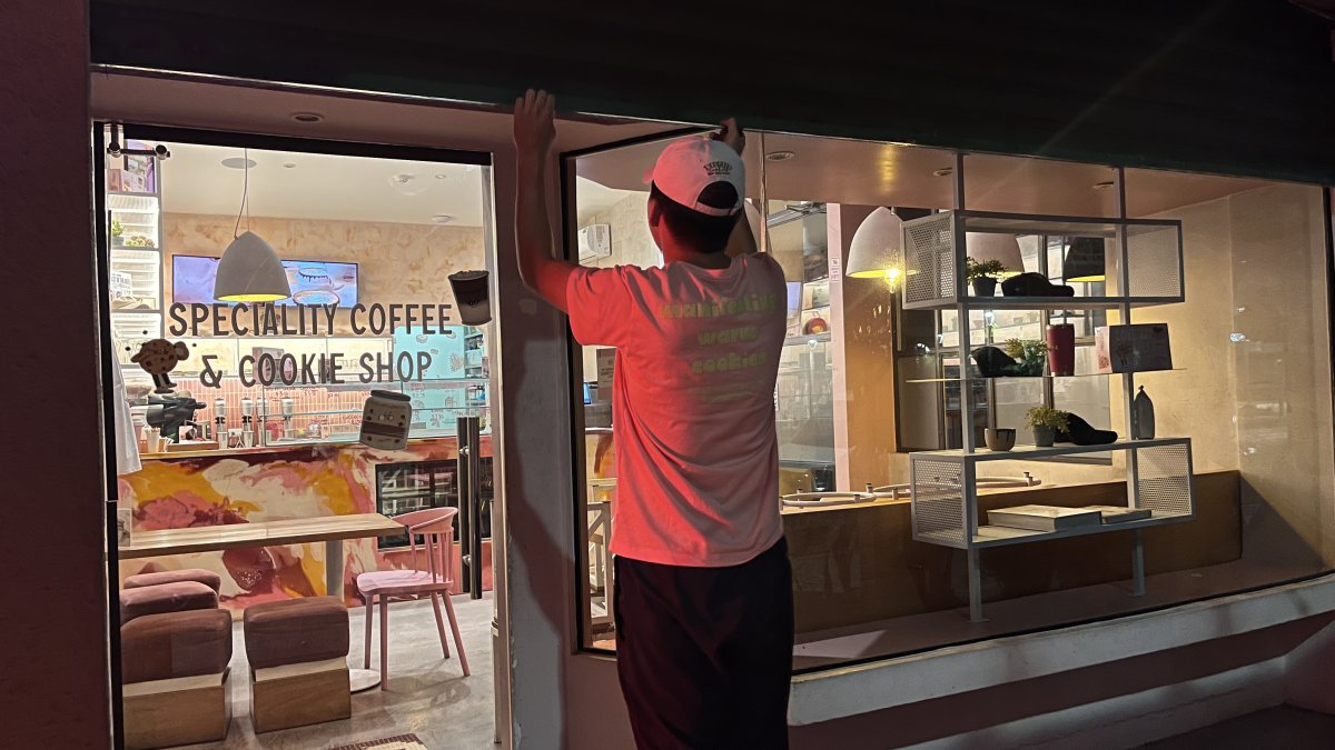 Operaciones. Debido al toque de queda, varios locales comerciales de cuatro provincias deberán cerrar temprano .