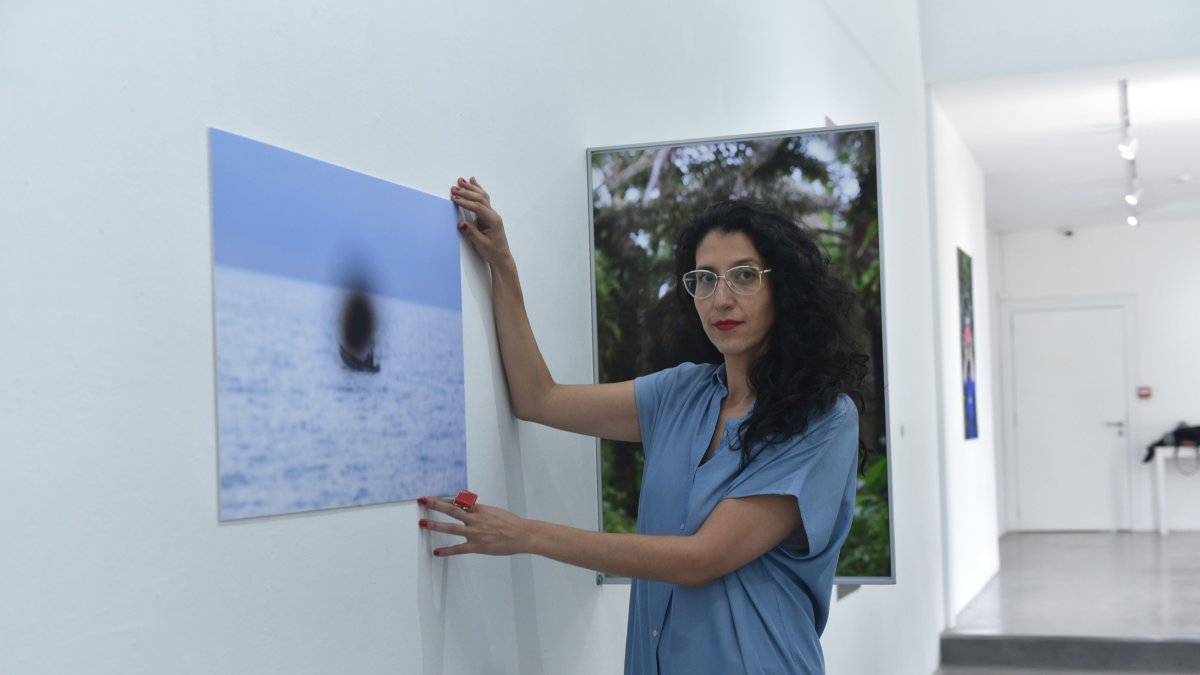 La artista Paola Caicedo tomó fotos de la vida cotidiana de su madre durante nueve años.