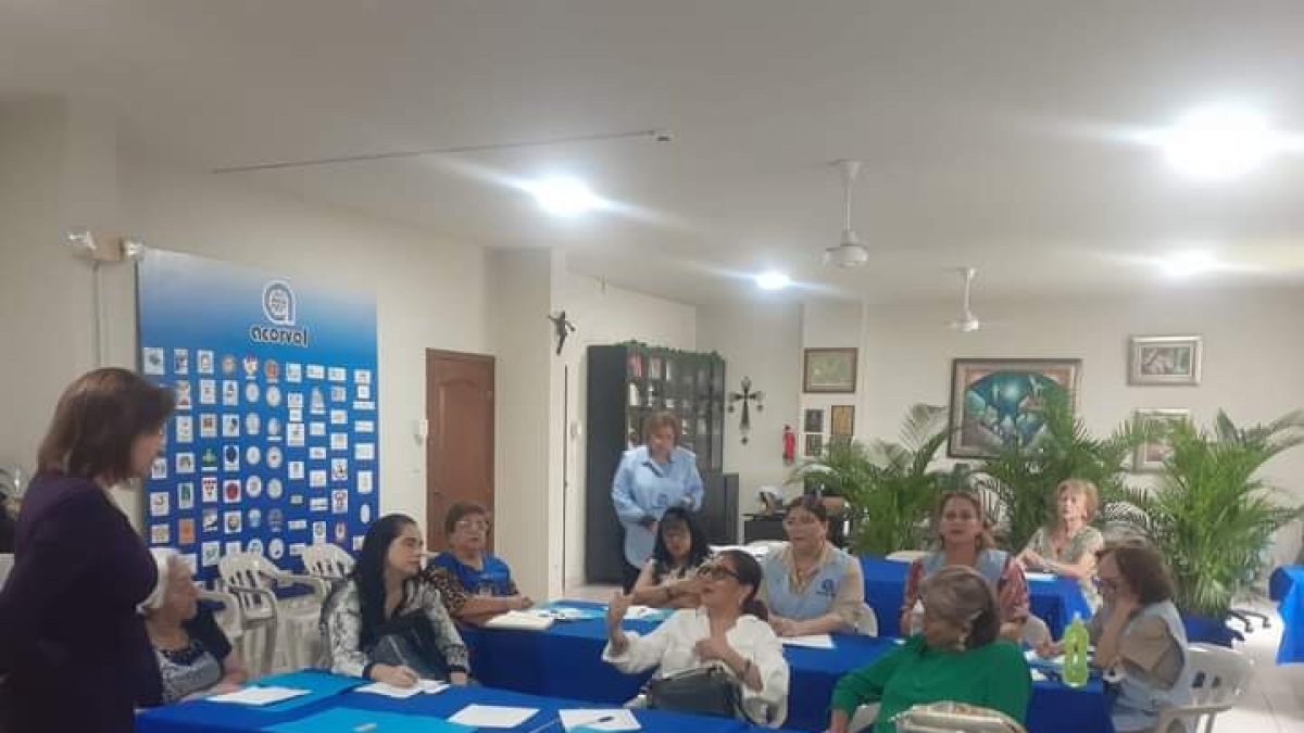 Acorvol empodera a mujeres en el área financiera y creación de emprendimientos