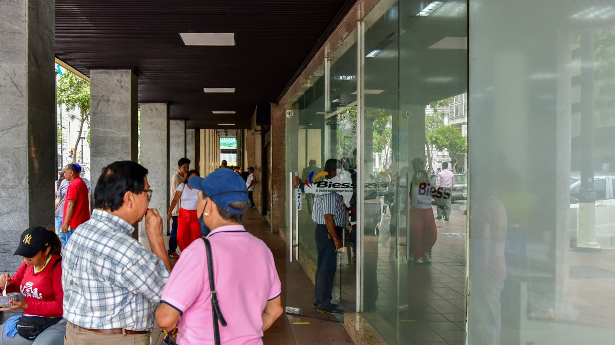 El BIESS obliga a sus clientes de hipotecarios a elegir la aseguradora de su preferencia.