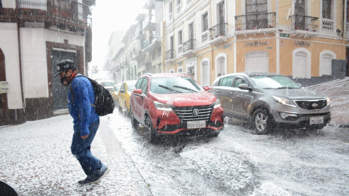 Para la tarde de este 4 de octubre se espera probable lluvia y llovizna con tormenta ocasional