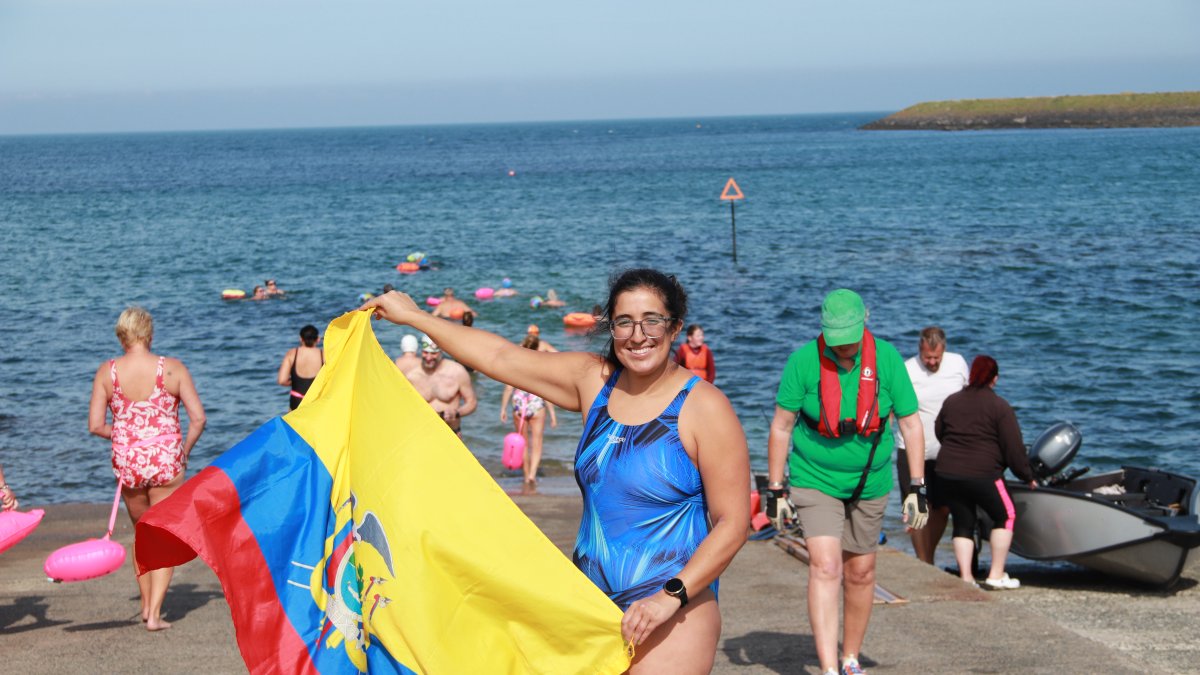 En julio, tras un año de preparación, Sara Palacios cruzó el Canal del Norte, uno de los más desafiantes del reto de Los Siete Martes.