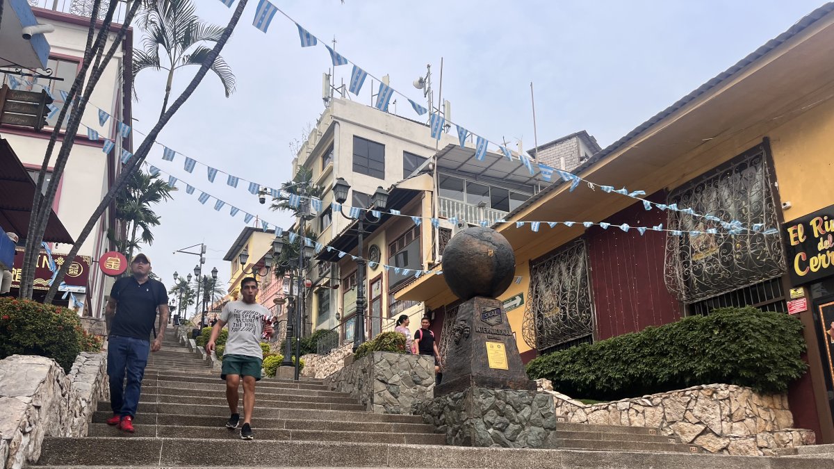 El cerro Santa Ana y sus escalinatas son un destino turístico preferido por la comunidad