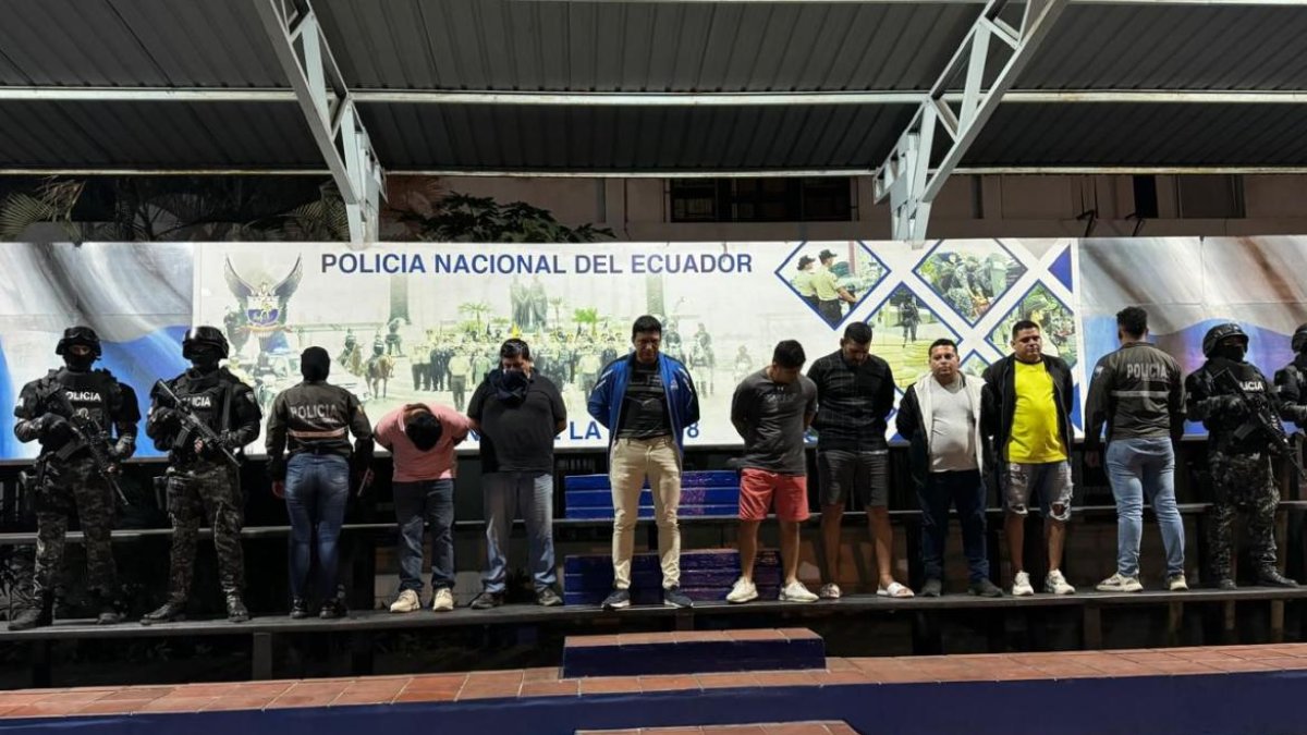 Los detenidos fueron trasladados a la Unidad de Flagrancia del Cuartel Modelo para quedar a disposición de las autoridades judiciales.