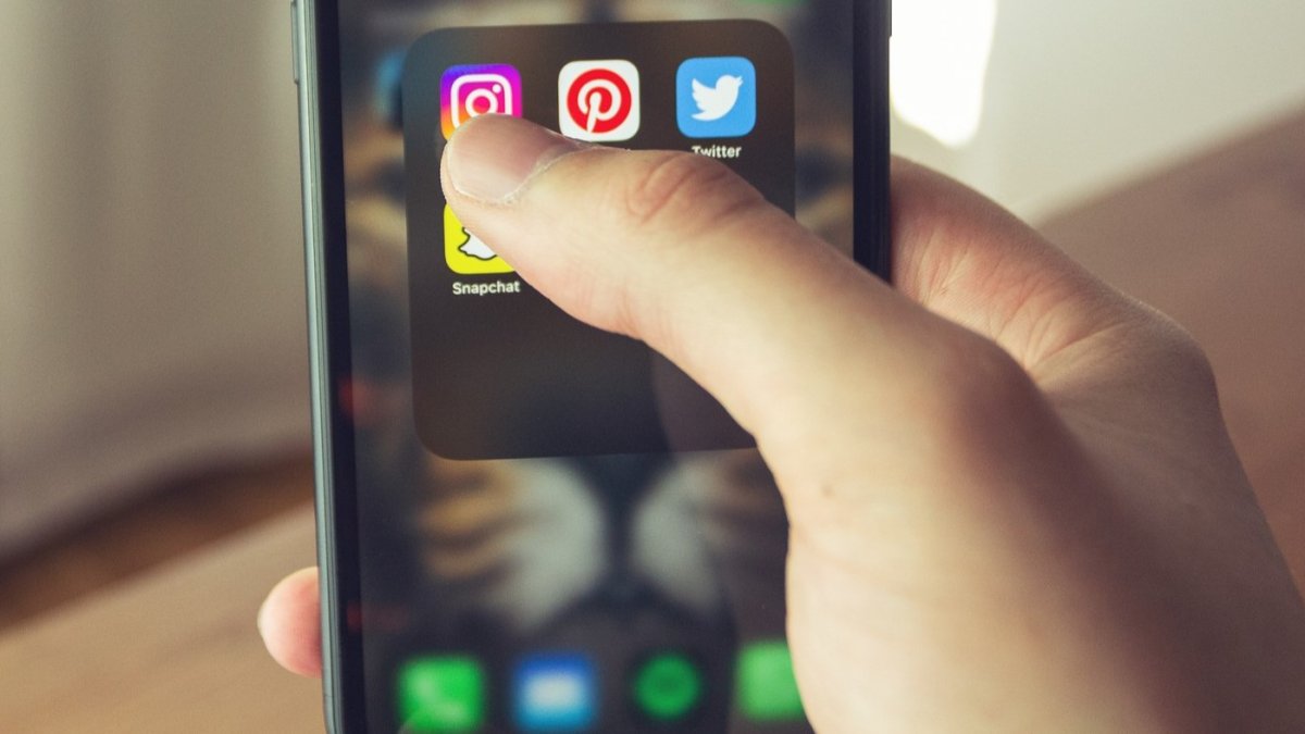 Las redes sociales son los espacios en donde los candidatos buscan llegar a posibles votantes, para las próximas elecciones 2025.