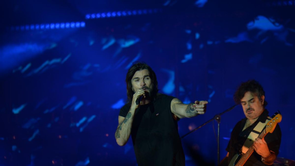 El colombiano Juanes hizo cantar y bailar a los guayaquileños.