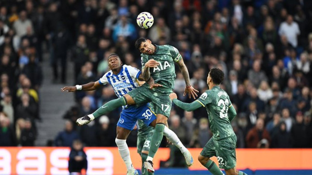 Pervis Estupiñán ingresó y Brighton ganó peso en el ataque.