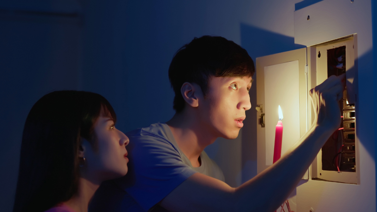 Cortes de luz en Quito continúan afectando a los capitalinos.