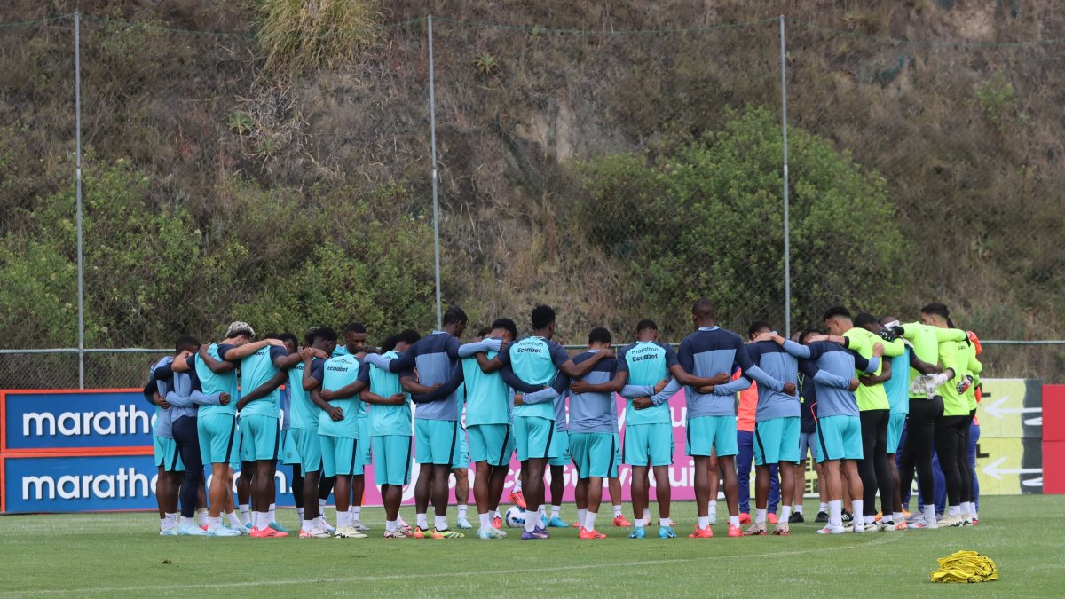 La Tricolor cumplió con su primer entrenamiento con los 25 jugadores convocados.