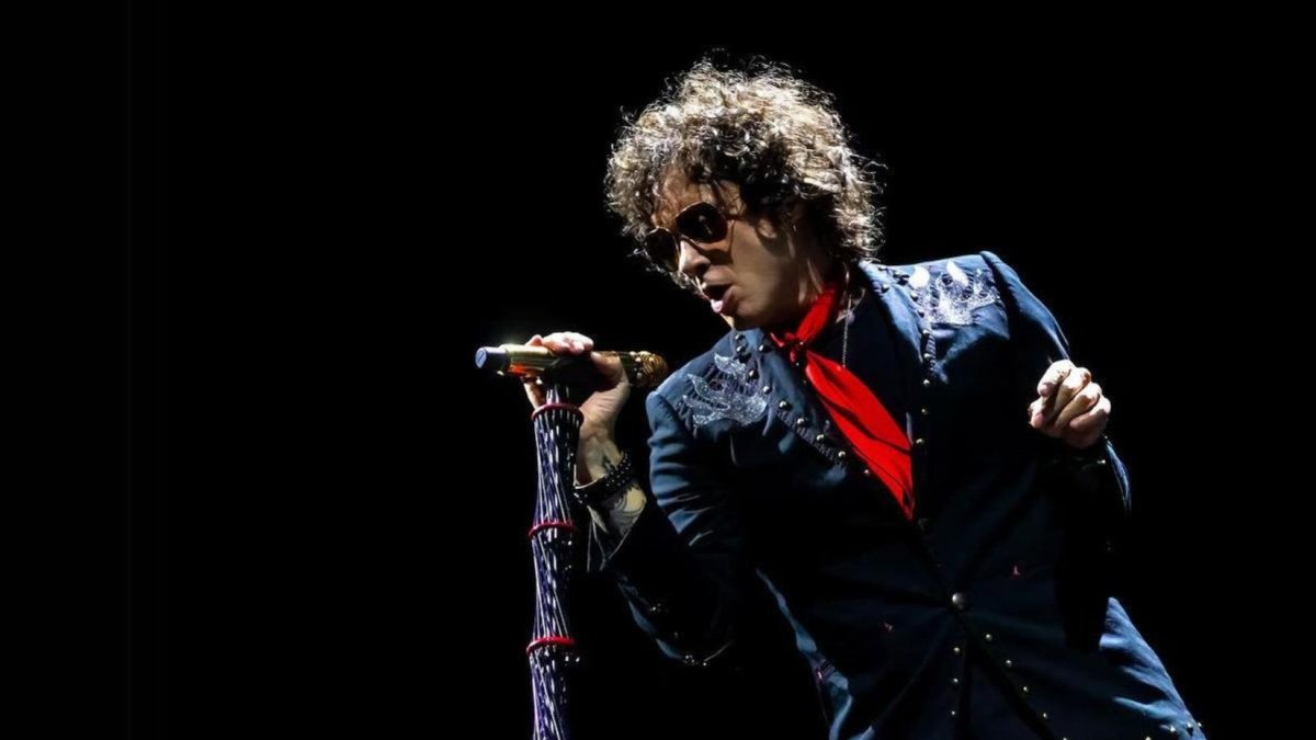 Enrique Bunbury tiene 57años.