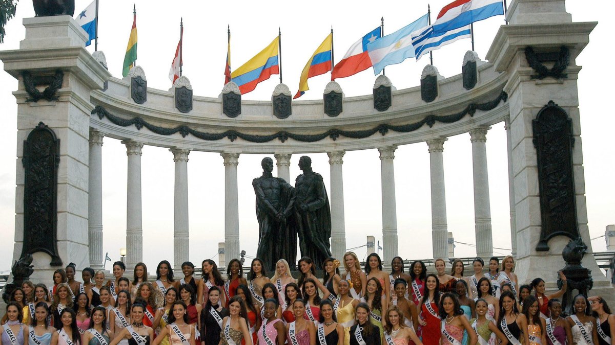 Las candidatas posaron en el Hemiciclo La Rotonda.