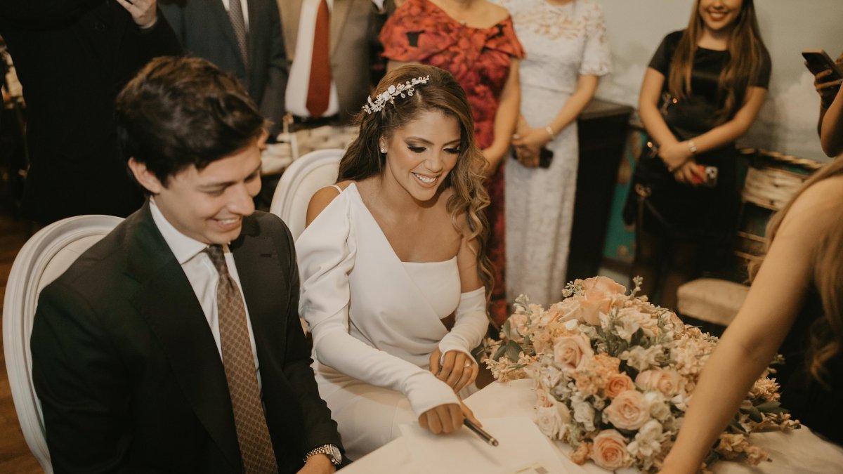 La pareja contrajo matrimonio civil en Cuenca.