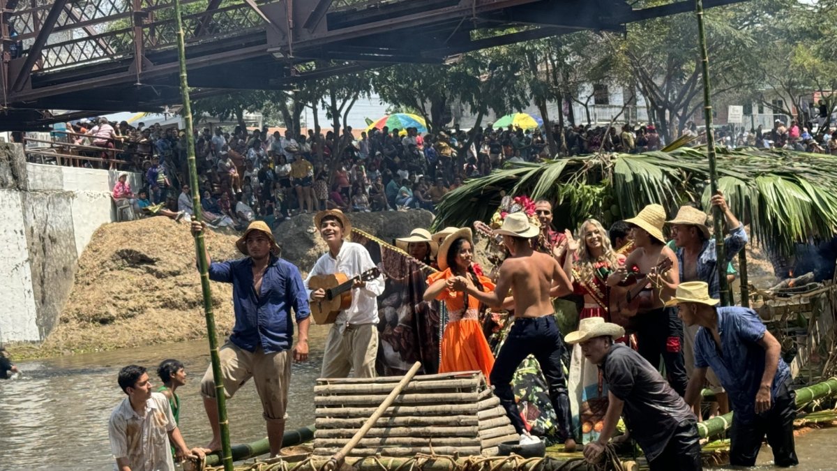 El recorrido durante el festival es de dos horas de navegación con su inicio en el sector La Palizada, en Calceta- Manabí.