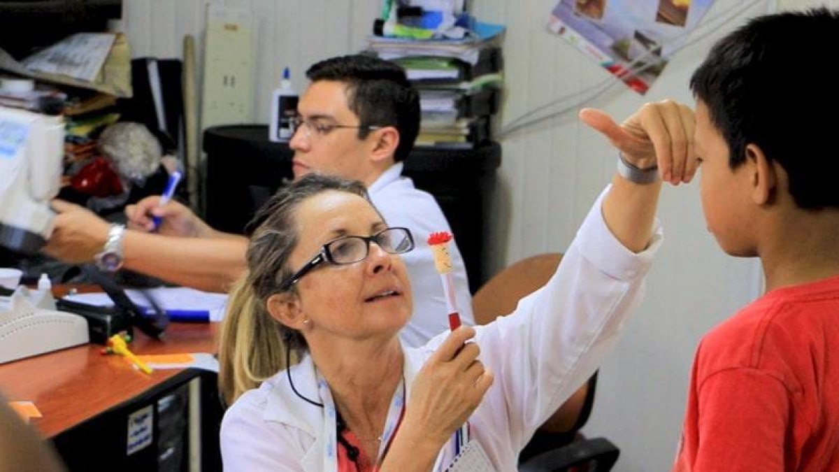 Consultas. La ONG atiende a niños de escasos recursos.