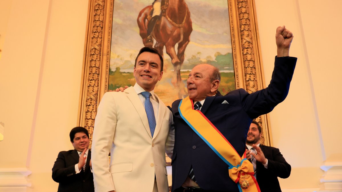 El presidente Daniel Noboa y su papá, el empresario Álvaro Noboa.