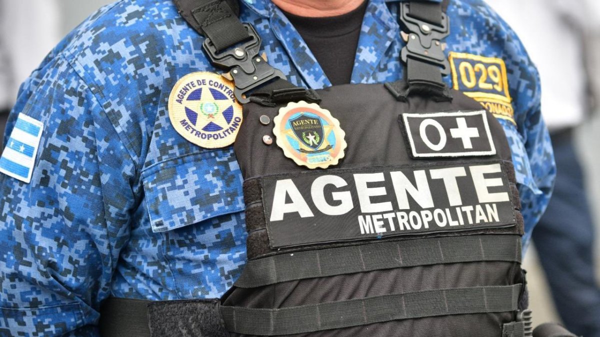 El alcalde Aquiles Álvarez confirmó la presencia de miles de uniformados para reforzar la seguridad en feriado.