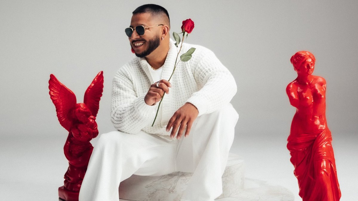 El artista Edi Cruz, nombre de pila de Cruzito, nació en Honduras, departamento de Colón, en 1986. A la edad de ocho años se radicó con su familia en Canadá