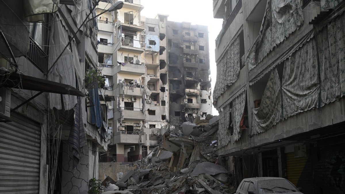 Varias edificaciones dañadas por los bombardeos israelíes en Beirut. 