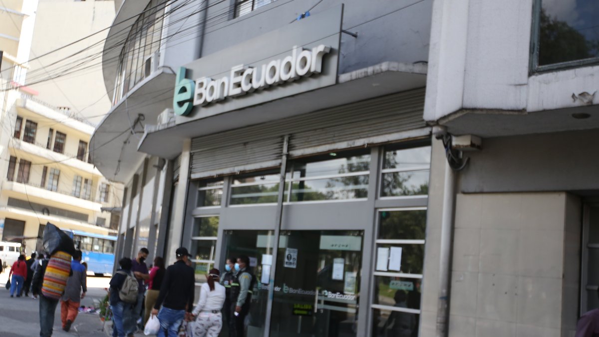 Entidad. El edificio del BanEcuador en Quito.