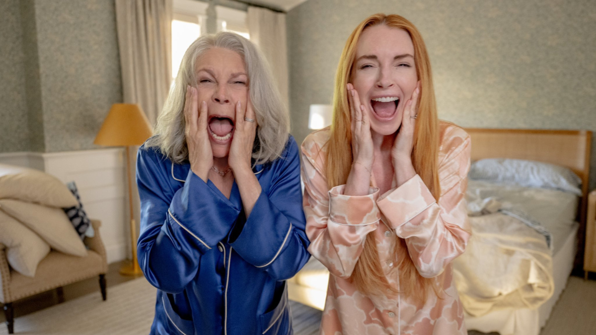 Jamie Lee Curtis y Lindsay Lohan interpretan a sus icónicos personajes en 'Freaky Friday 2'.