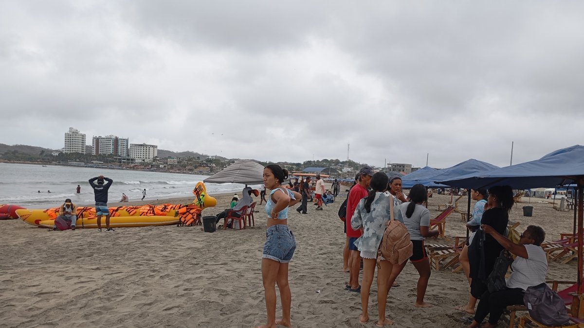 Atención. Se crearán espacios recreativos por zonas en la playa, para que el turista tenga opción de distraerse