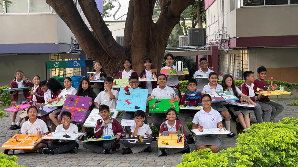 Estudiantes. Reciben clases con un modelo de aprendizaje alemán.