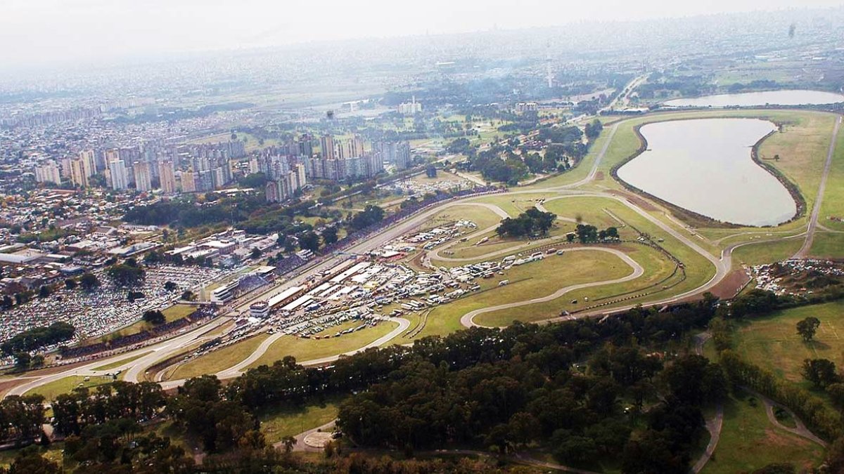 El autódromo de Buenos Aires tiene capacidad para 90.000 espectadores.