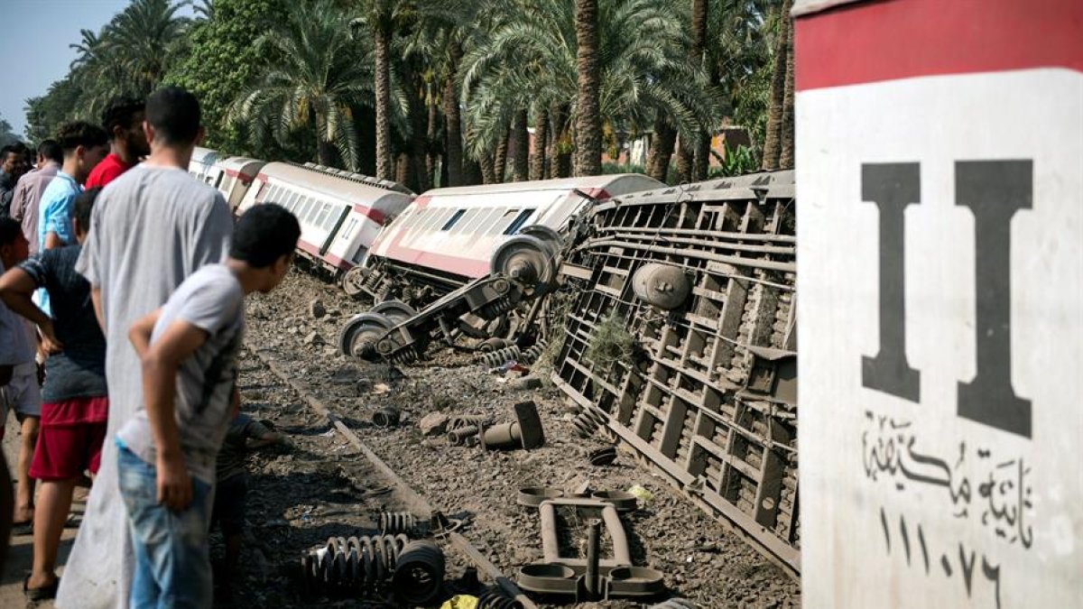 Un aparatoso choque de trenes dejó decenas de víctimas