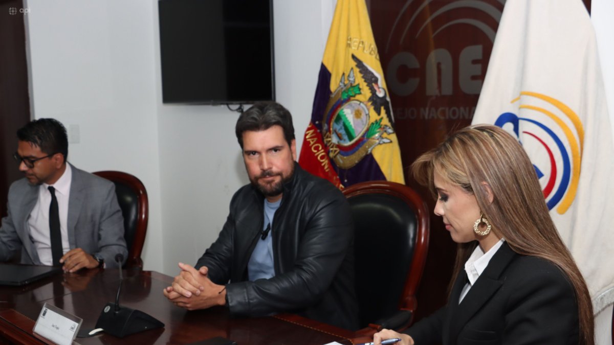 Políticos. El binomio de SUMA, Jan Topic y Mishelle Calvache.