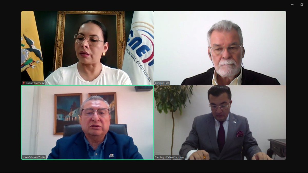Proceso. Las autoridades del Consejo Nacional Electoral sesionaron durante este domingo 13 de octubre.