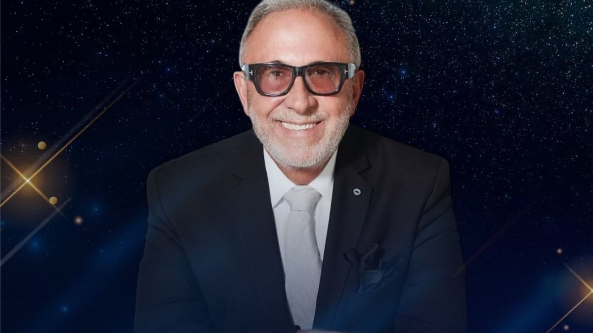 Emilio Estefan.