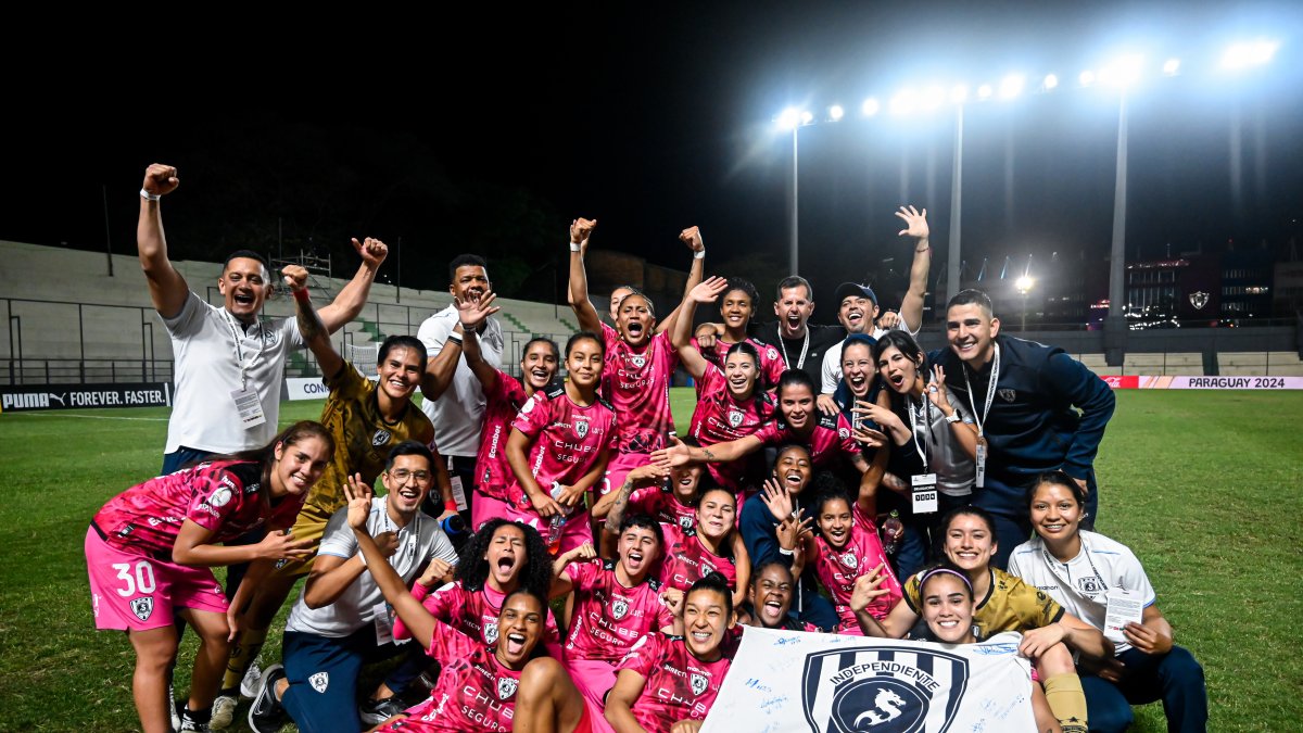 El festejo de las Dragonas tras clasificar a las semifinales de la Copa Libertadores.