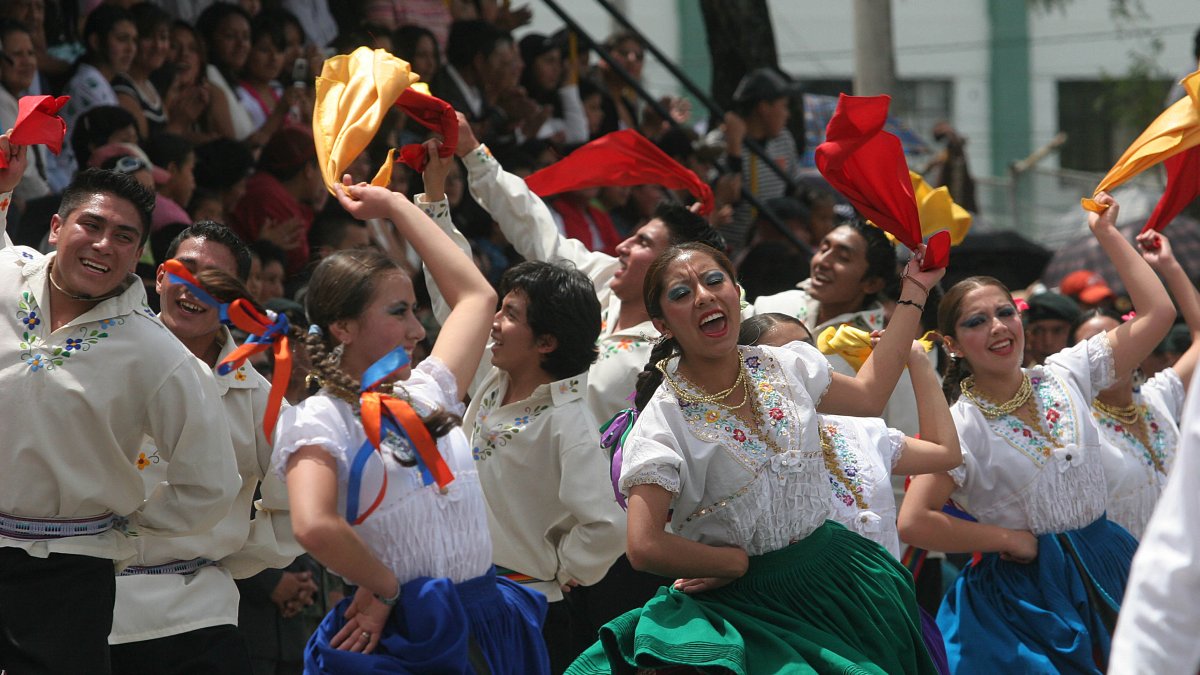 Cuenca se alista para sus fiestas de Independencia.