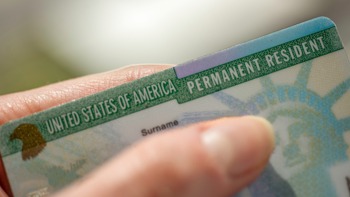 Así luce la tarjeta de residencia permanente de Estados Unidos.