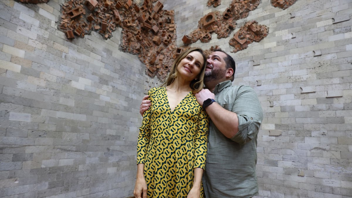 María Isabel Albuja y Jorge Cassis dan vida a Rodolfo y Mimí en La Bohéme.