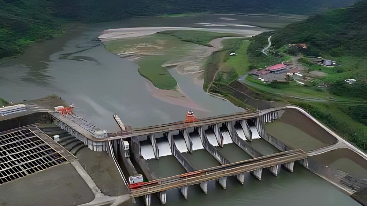 Ecuador cuenta con una importante infraestructura para la generación de energía eléctrica; sin embargo, el país sufre apagones debido al estiaje y a la falta de mantenimiento en estas instalaciones.