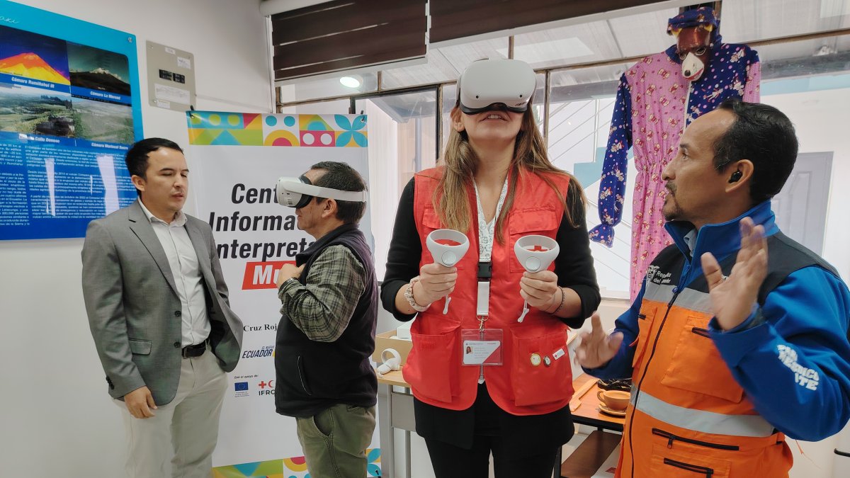Con gafas 2D los ciudadanos conocen los diferentes riesgos.