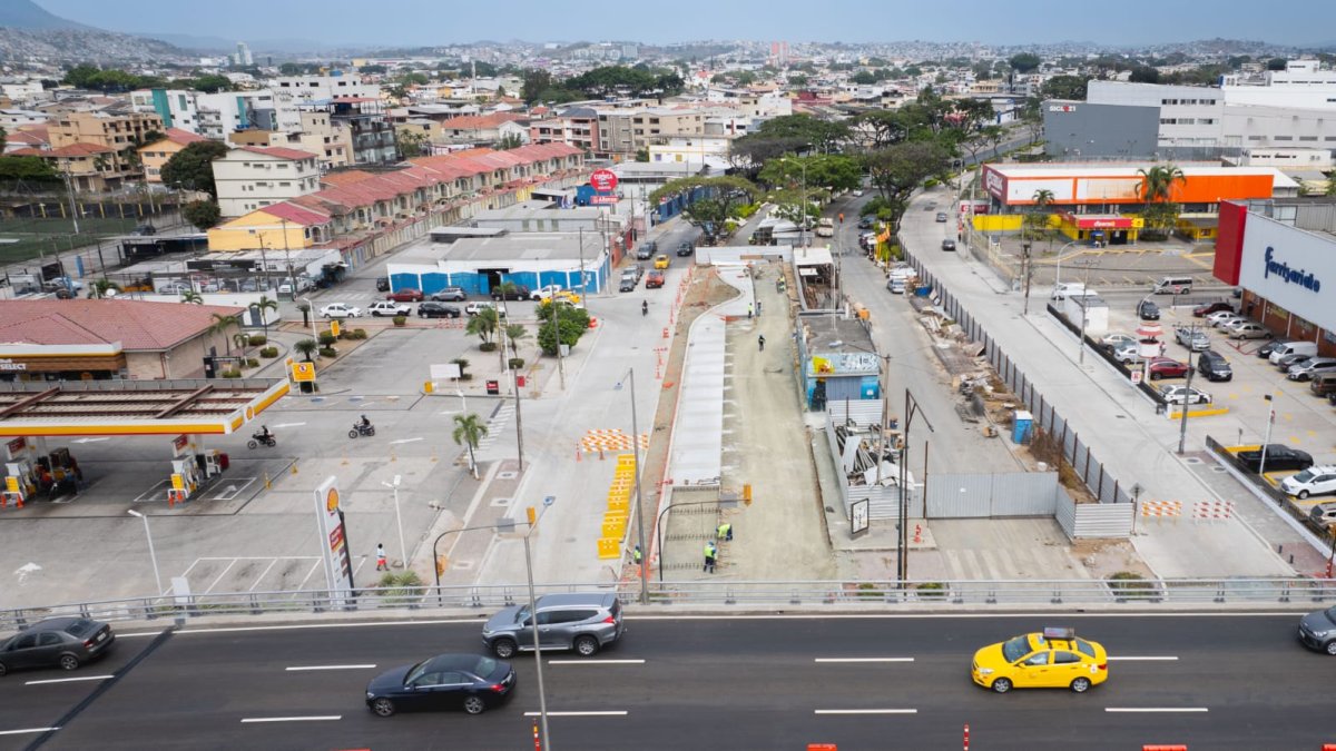 Se prevé que los trabajos sobre la avenida Isidro Ayora estén listos en julio del 2025.