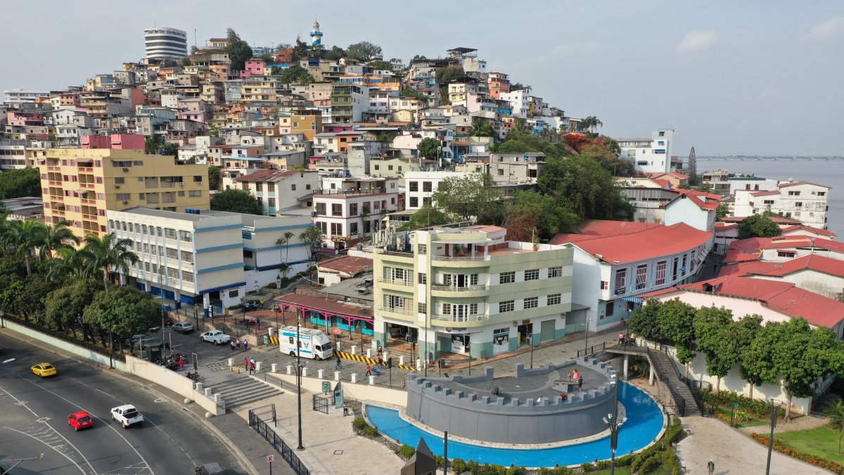 Comunidad. Además de establecer el comité se conformaron comisiones en el barrio: cultura, turismo, civismo, social y eventos. 
==